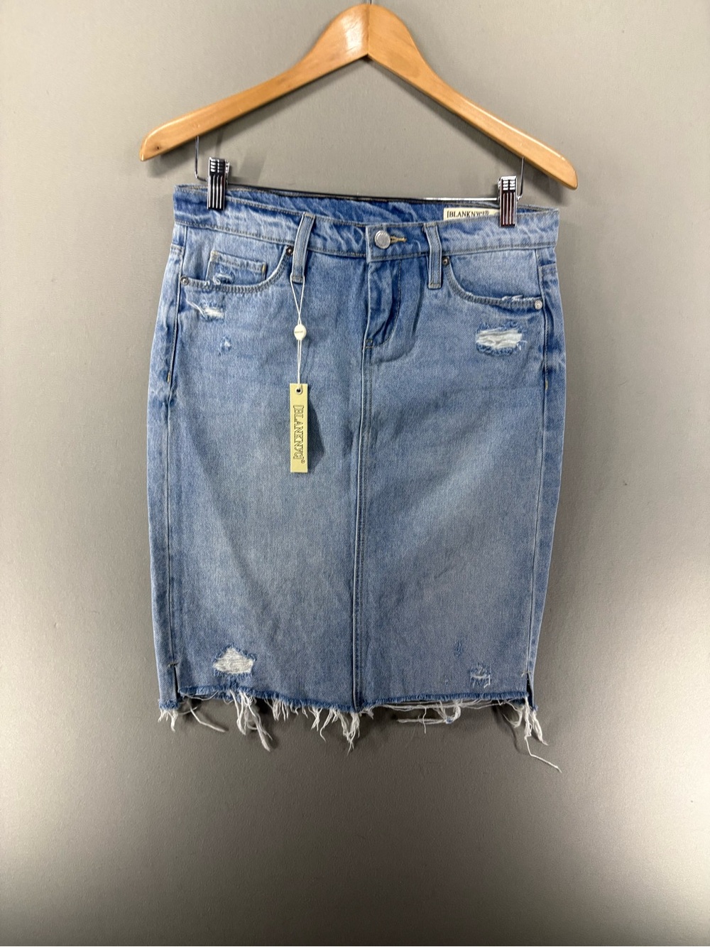 Blank NYC Faithful raw hem distressed Denim pencil skirt Women’s Size 25 NWT